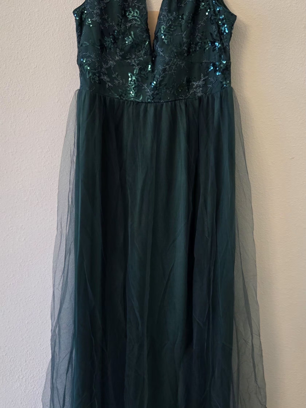 Emerald Green V-Neck Lace & Tulle Evening Dress - Picture 2 of 9